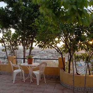 carmen-en-el-albaicn-con-jardin-y-vistas.es-andalucia.com/